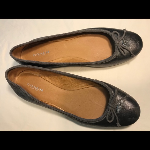 🌟 Coach women’s flats - Picture 2 of 4